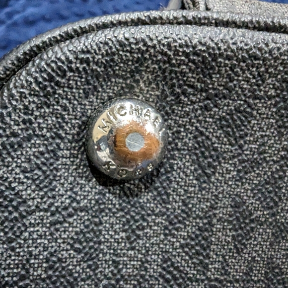 Used MICHAEL KORS Jet Set Zip Tote in Black/Grey Leather - Picture 5 of 16